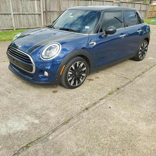 2018 MINI Hardtop 4 Door Cooper (image 1)