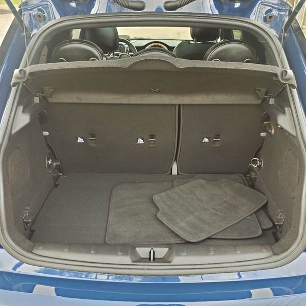 2018 MINI Hardtop 4 Door Cooper (image 34)