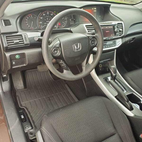 2014 Honda Accord EX (image 9)