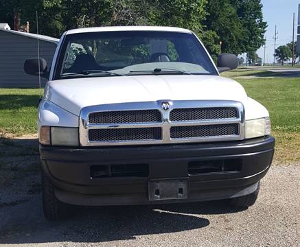 2001 Dodge Ram Pickup 1500 for sale at Kuhle Inc in Assumption IL