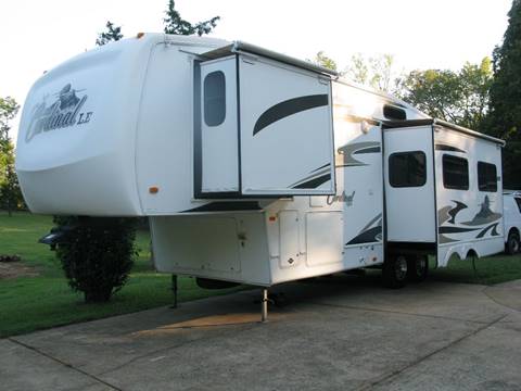 2008 Forest River Cardinal 30LE Fifth Wheel for sale at D & D Speciality Auto Sales in Gaffney SC