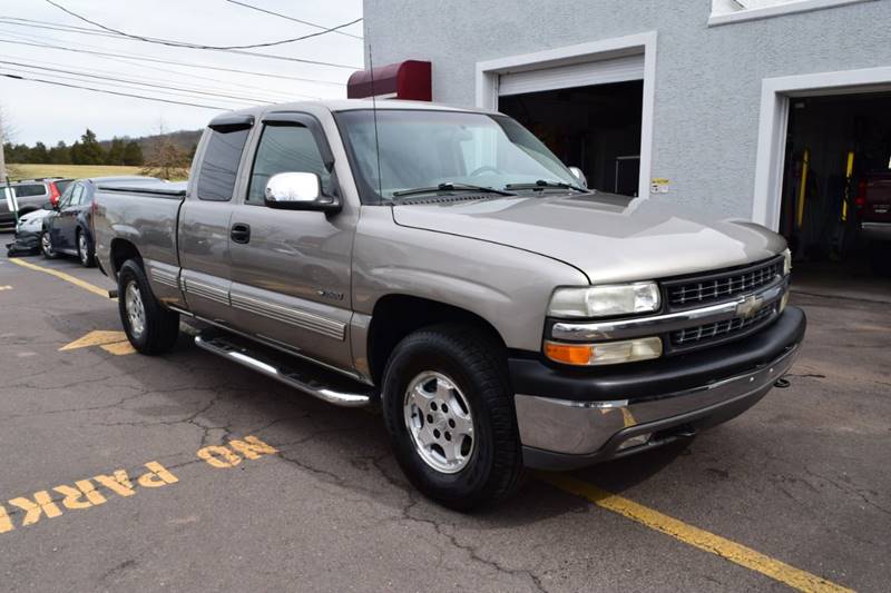 1999 Chevrolet Silverado 1500 LS (image 9)