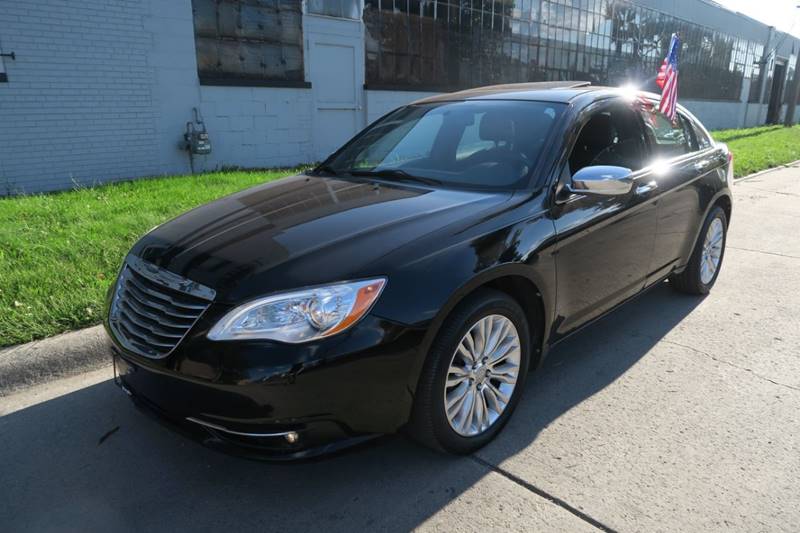 2011 Chrysler 200 for sale at Dymix Used Autos & Luxury Cars Inc in Detroit MI