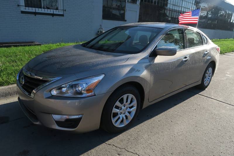 2013 Nissan Altima for sale at Dymix Used Autos & Luxury Cars Inc in Detroit MI