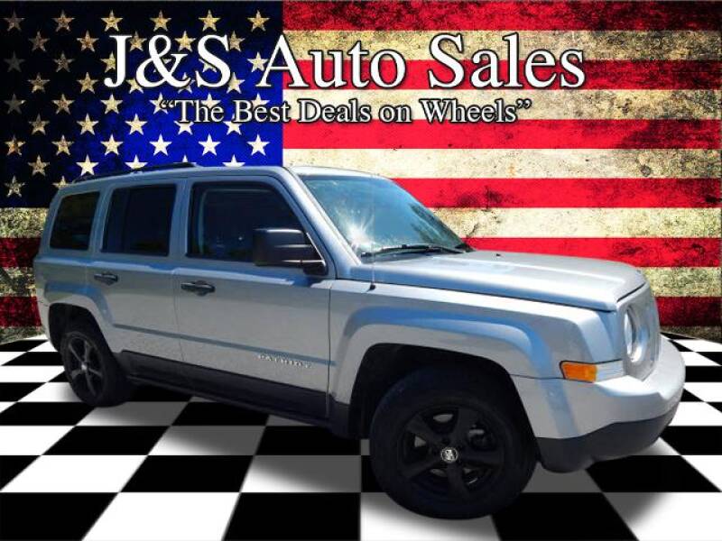 J & S Auto Sales Car Dealer in Clarksville, TN