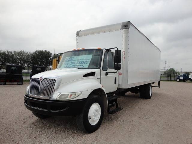 2011 International DuraStar 4300 (image 1)