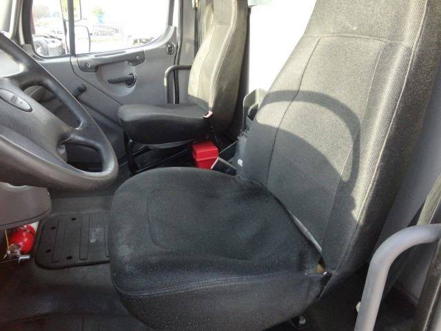 2012 Freightliner Business class M2 (image 21)