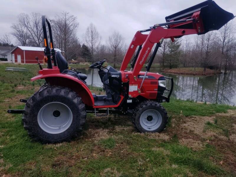 2017 Mahindra 1526