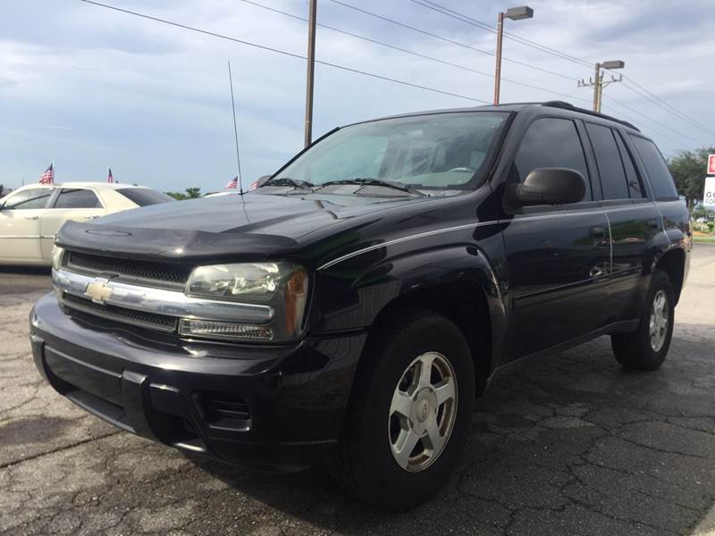 2006 Chevrolet TrailBlazer for sale at EXECUTIVE CAR SALES LLC in North Fort Myers FL