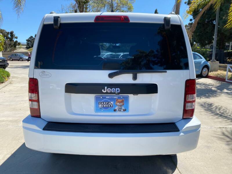 2011 Jeep Liberty Sport (image 6)