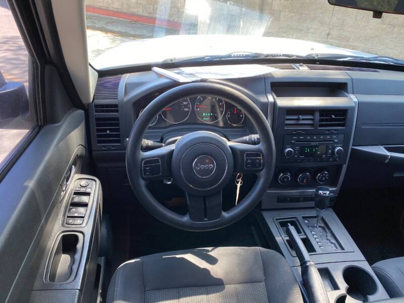 2011 Jeep Liberty Sport (image 19)