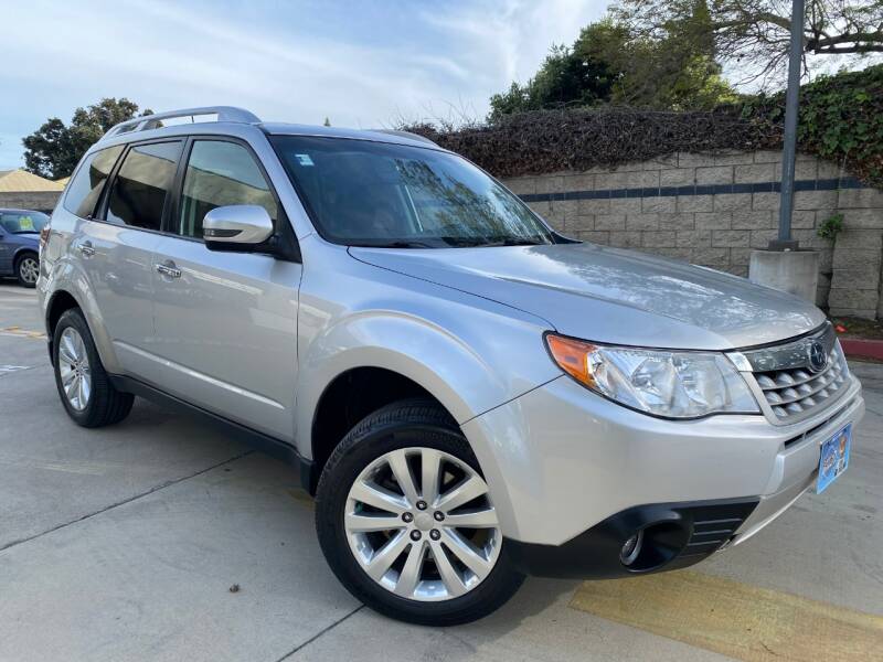 2011 Subaru Forester 2.5X Touring (image 1)