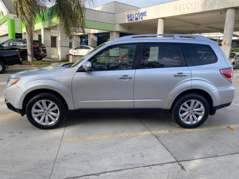 2011 Subaru Forester 2.5X Touring (image 4)