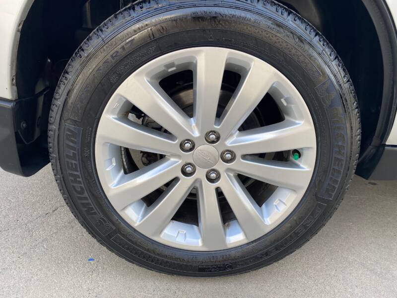 2011 Subaru Forester 2.5X Touring (image 9)