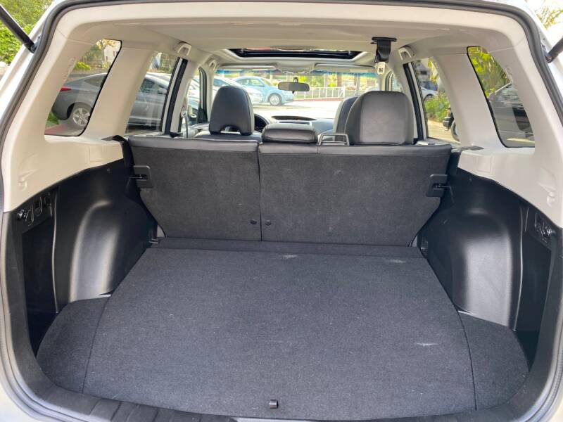 2011 Subaru Forester 2.5X Touring (image 24)