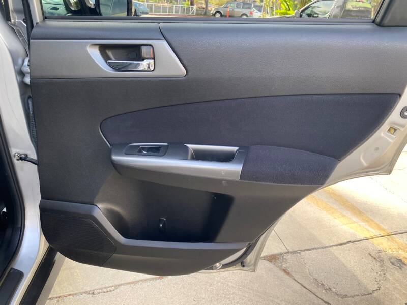 2011 Subaru Forester 2.5X Touring (image 25)