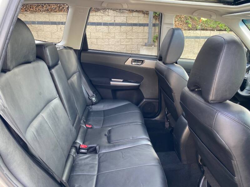 2011 Subaru Forester 2.5X Touring (image 26)
