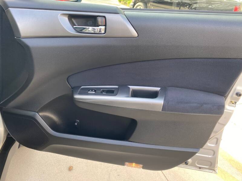 2011 Subaru Forester 2.5X Touring (image 27)