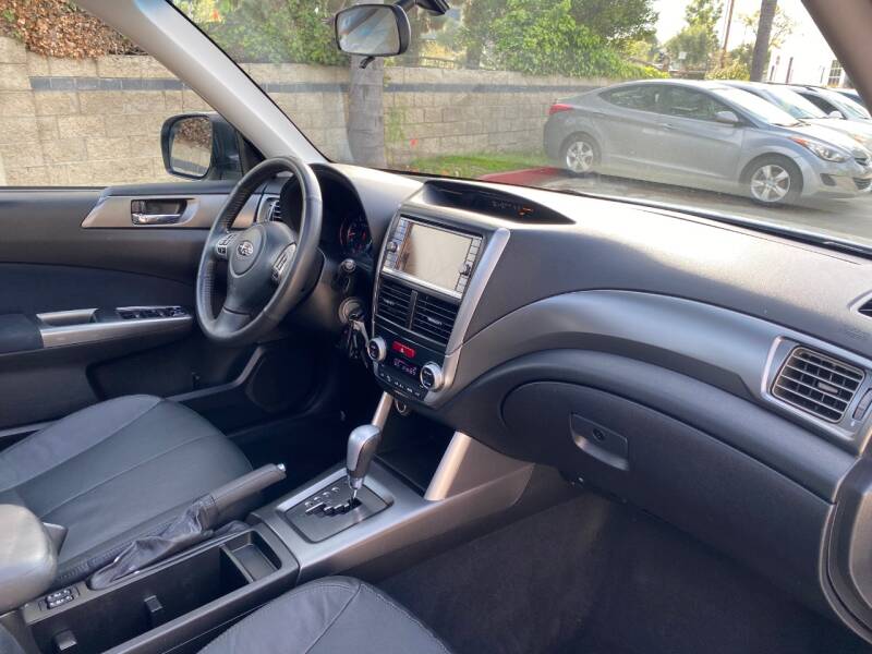 2011 Subaru Forester 2.5X Touring (image 28)