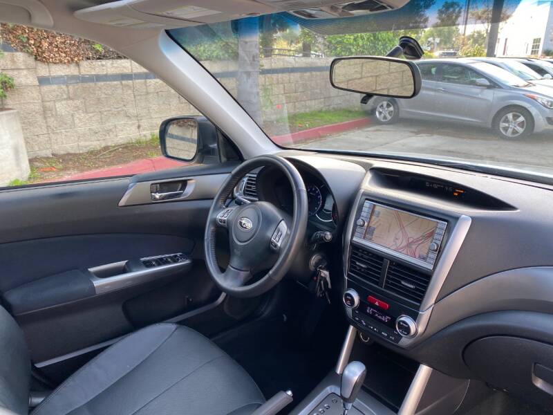 2011 Subaru Forester 2.5X Touring (image 30)