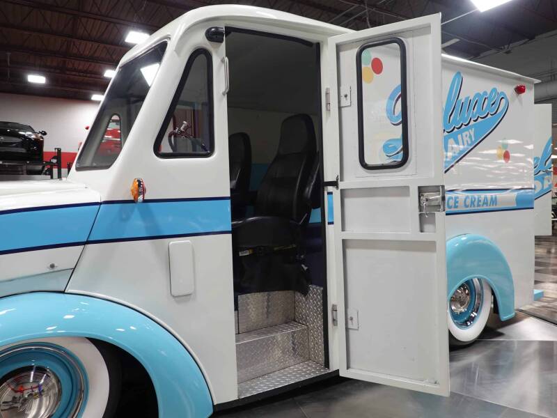 1963 Divco Milk Truck (image 38)