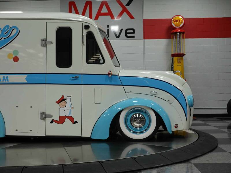 1963 Divco Milk Truck (image 18)