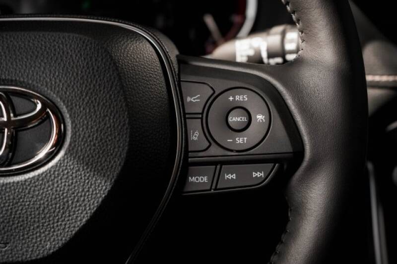2020 Toyota RAV4 Limited (image 28)