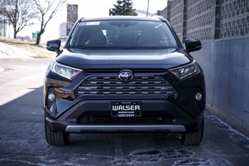 2020 Toyota RAV4 Limited (image 2)