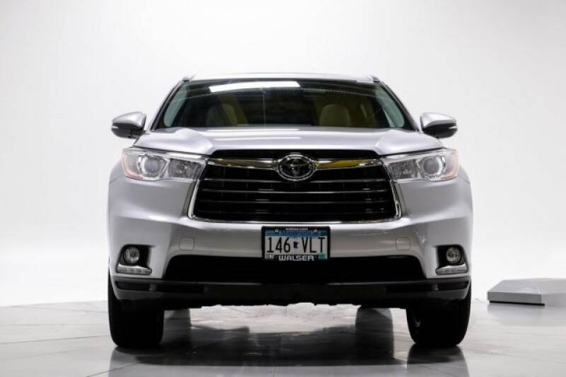 2016 Toyota Highlander Limited Platinum (image 2)