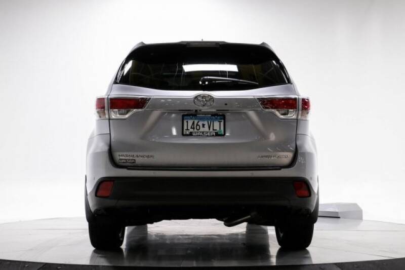2016 Toyota Highlander Limited Platinum (image 6)
