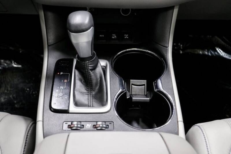 2016 Toyota Highlander Limited Platinum (image 20)