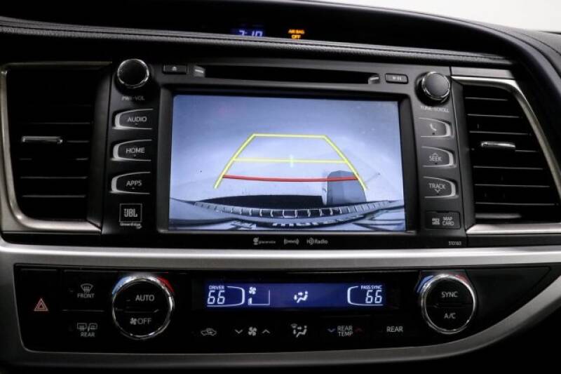 2016 Toyota Highlander Limited Platinum (image 29)