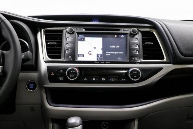2016 Toyota Highlander Limited Platinum (image 19)