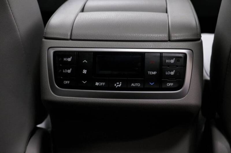 2016 Toyota Highlander Limited Platinum (image 21)