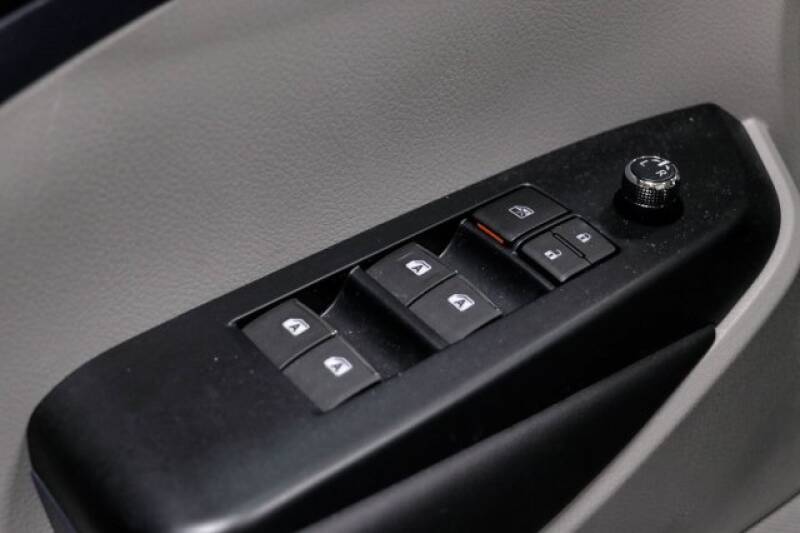 2016 Toyota Highlander Limited Platinum (image 26)