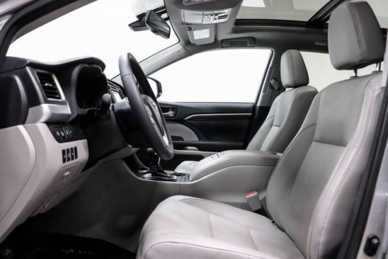 2016 Toyota Highlander Limited Platinum (image 23)