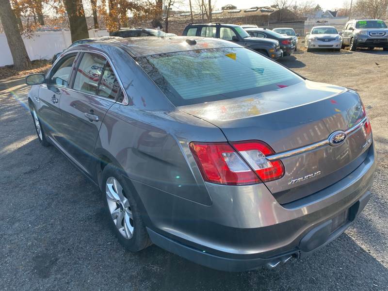 2011 Ford Taurus SEL (image 7)