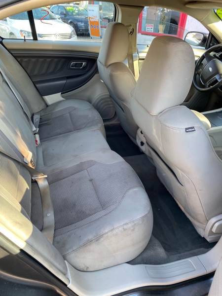 2011 Ford Taurus SEL (image 10)