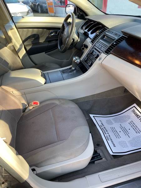 2011 Ford Taurus SEL (image 11)