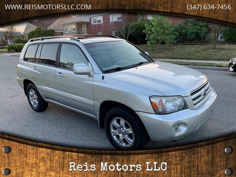 2005 Toyota Highlander for sale at Reis Motors LLC in Lawrence NY