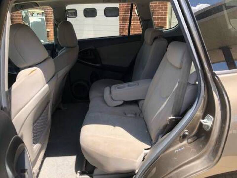 2011 Toyota RAV4 (image 9)