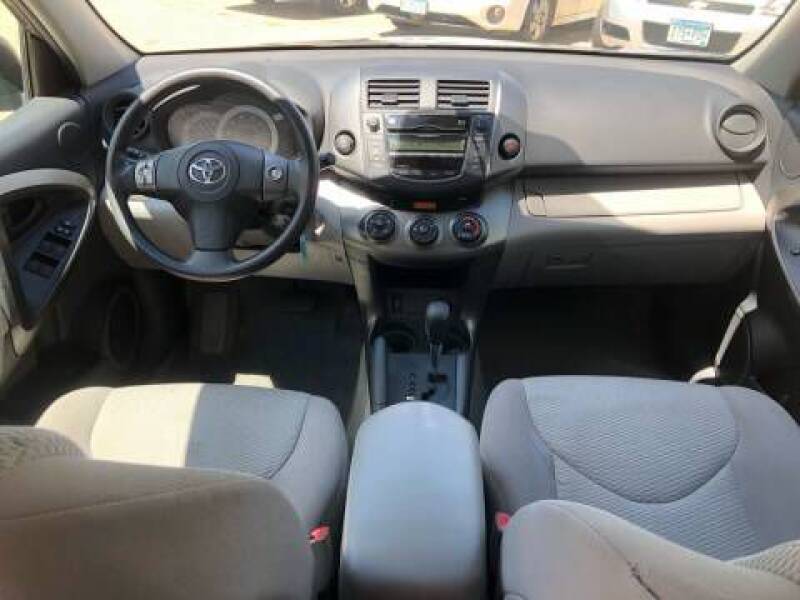 2011 Toyota RAV4 (image 10)