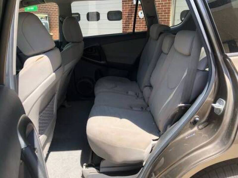 2011 Toyota RAV4 (image 7)