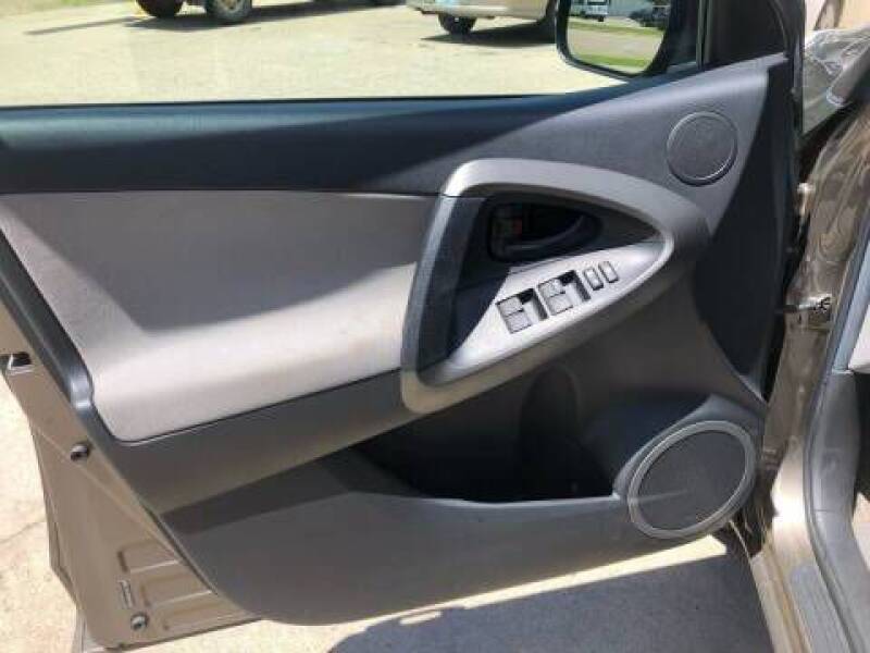 2011 Toyota RAV4 (image 11)