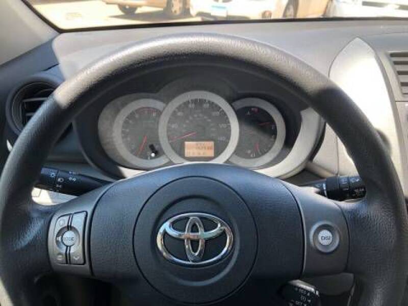 2011 Toyota RAV4 (image 13)