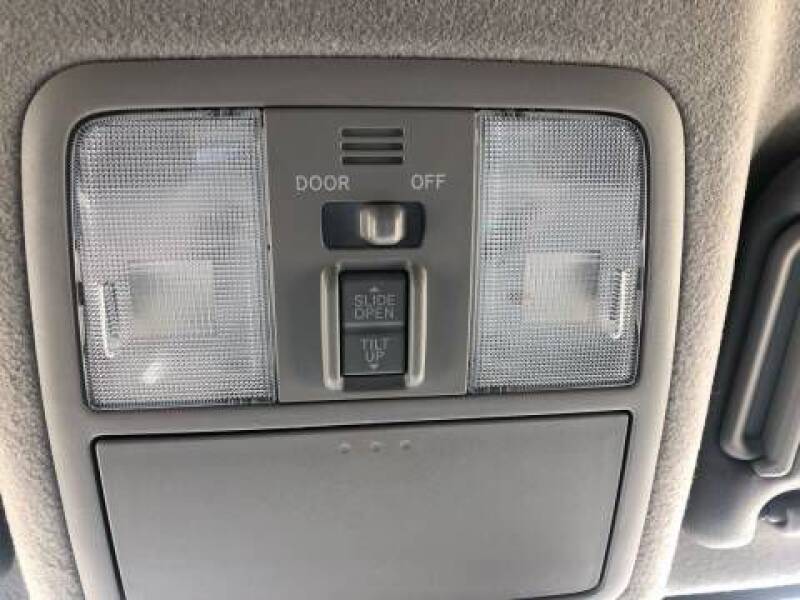 2011 Toyota RAV4 (image 16)