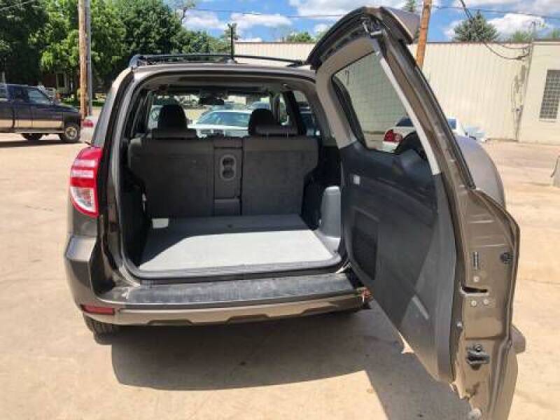 2011 Toyota RAV4 (image 17)