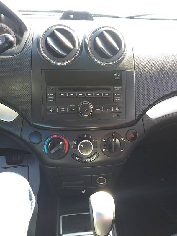 2010 Chevrolet Aveo LT (image 4)