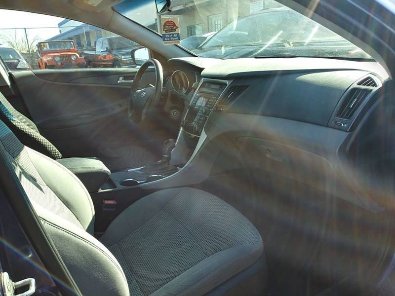 2011 Hyundai Sonata GLS (image 6)