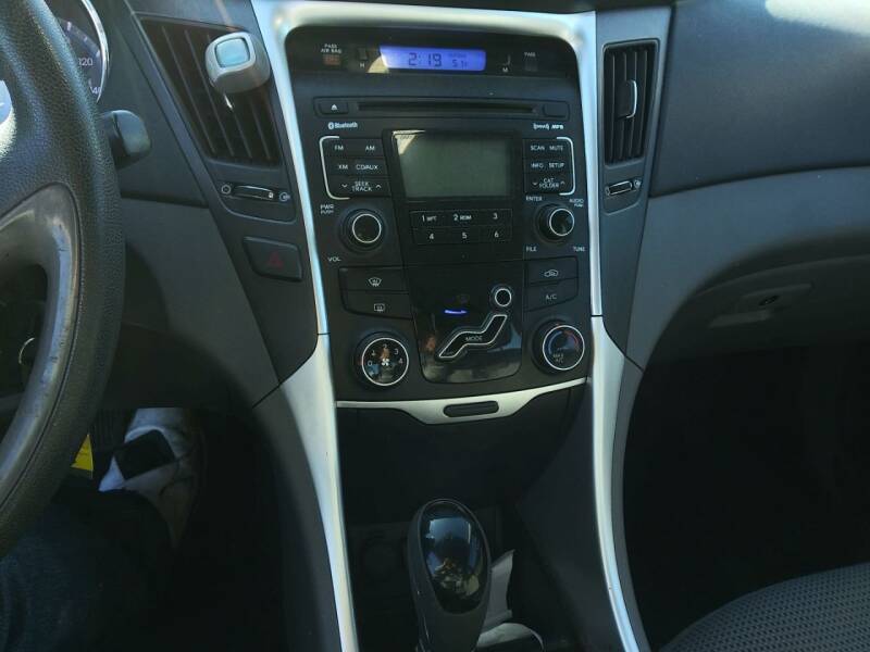 2011 Hyundai Sonata GLS (image 7)